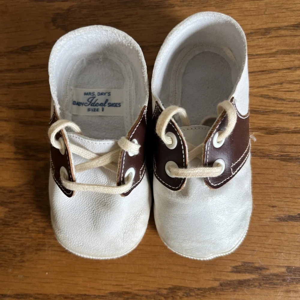 Vintage Mrs. Days Ideal Infant Saddle Shoes Sz 1 Soft Leather Brown White w/box